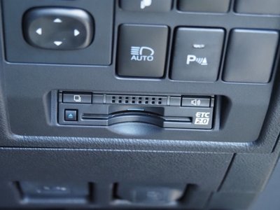 2021 Toyota LAND CRUISER 200 thumbnail 45