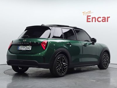 صورة 3 لـ 2024 MINI COOPER S