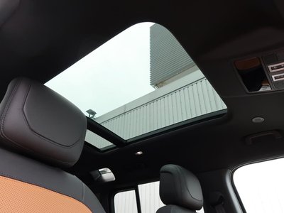 LAND ROVER DEFENDER - 3