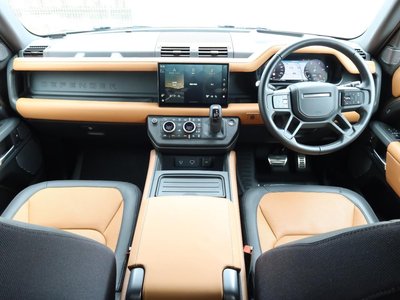 LAND ROVER DEFENDER - 2