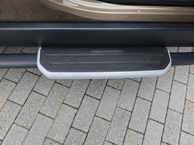 LAND ROVER DEFENDER - 4