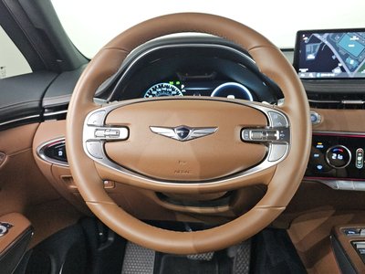 2022 Genesis GV70 — миниатюра 17