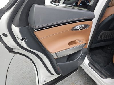 2022 Genesis GV70 — миниатюра 15