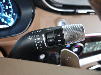 2022 Genesis GV70 — миниатюра 21