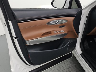2022 Genesis GV70 — миниатюра 14