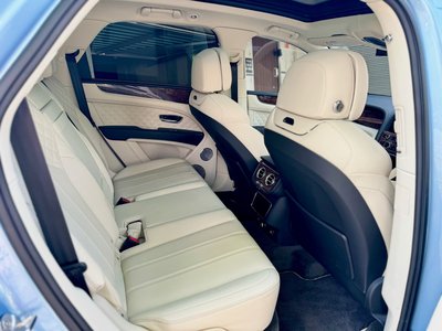 BENTLEY BENTAYGA - 4