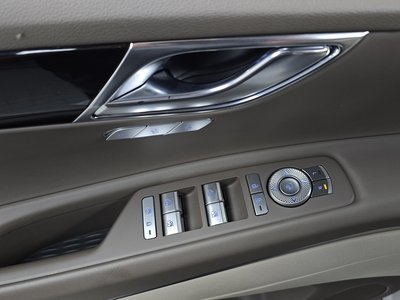 2023 Genesis GV80 thumbnail 26