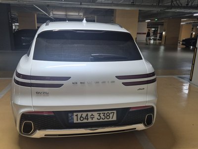 صورة 3 لـ 2024 Genesis GV70