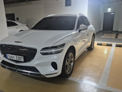 صورة 1 لـ 2024 Genesis GV70