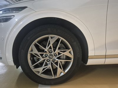 صورة 6 لـ 2024 Genesis GV70