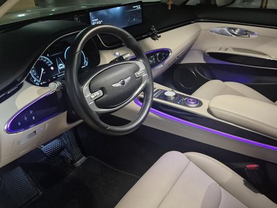صورة 10 لـ 2024 Genesis GV70