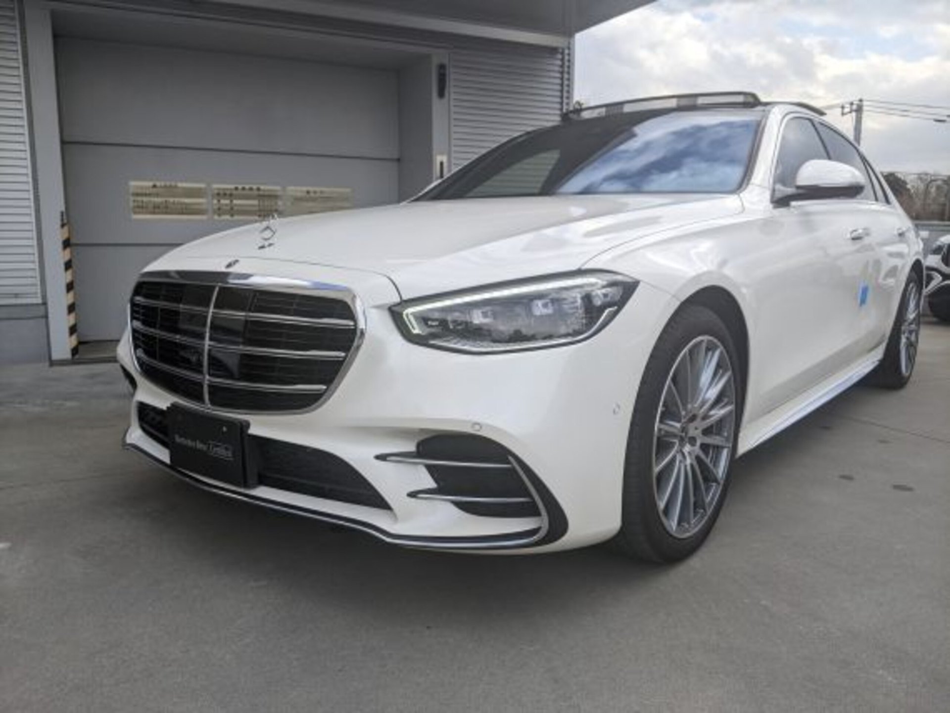 MERCEDES-BENZ S-CLASS - View 1