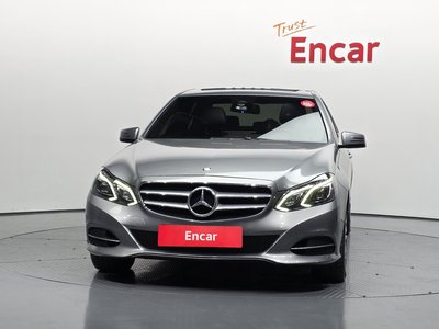 MERCEDES-BENZ E-CLASS - 2