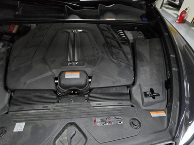 BENTLEY BENTAYGA - 7