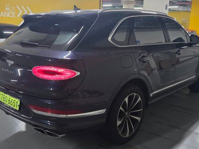 BENTLEY BENTAYGA - 4
