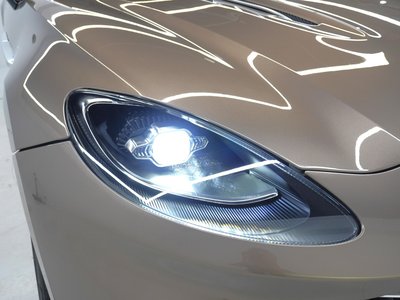 2023 Aston Martin DBX — миниатюра 17