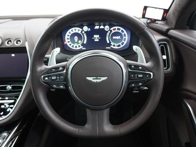 2023 Aston Martin DBX — миниатюра 23