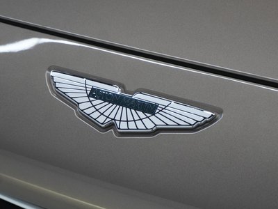 2023 Aston Martin DBX — миниатюра 15