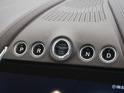 2023 Aston Martin DBX — миниатюра 34