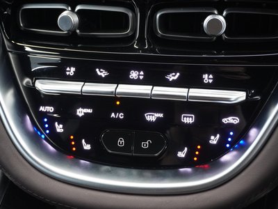 2023 Aston Martin DBX — миниатюра 36
