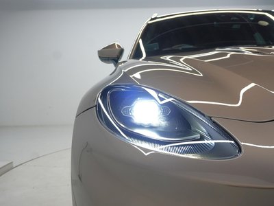 2023 Aston Martin DBX — миниатюра 16