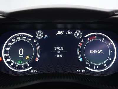 2023 Aston Martin DBX — миниатюра 30