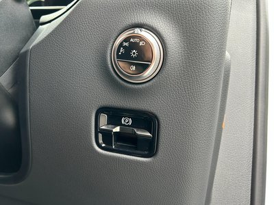 2025 Mercedes-BENZ GLC — миниатюра 23