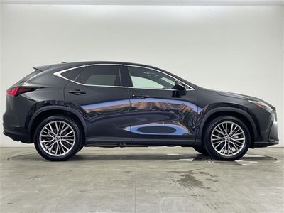 صورة مصغرة 35 لـ 2023 Lexus NX