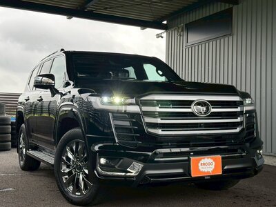 TOYOTA LAND CRUISER 300