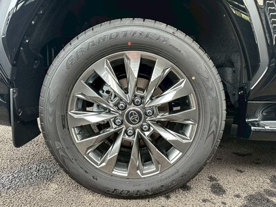 TOYOTA LAND CRUISER 300 - 9