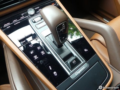 PORSCHE CAYENNE - 9