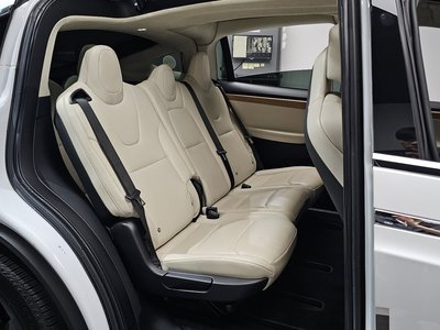 2019 Tesla MODEL X — миниатюра 17