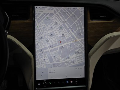 2019 Tesla MODEL X — миниатюра 21