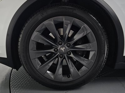 2019 Tesla MODEL X — фото 6