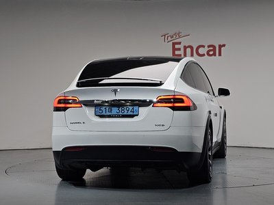 2019 Tesla MODEL X — фото 4