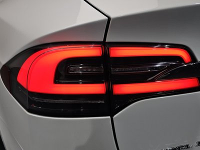 2019 Tesla MODEL X — фото 10