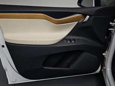 2019 Tesla MODEL X — миниатюра 14