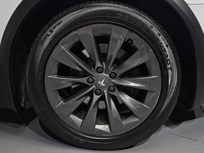 2019 Tesla MODEL X — фото 8