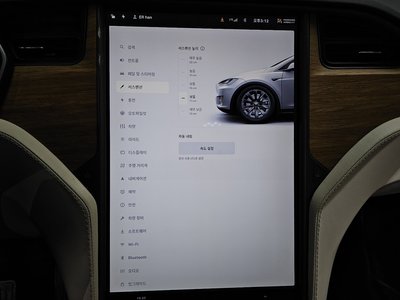2019 Tesla MODEL X — миниатюра 26