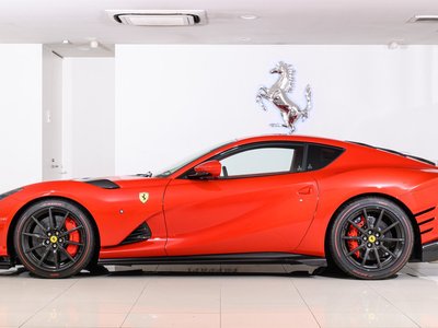 FERRARI 812 - 2