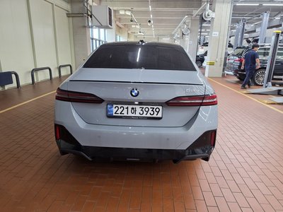 2024 BMW 5 SERIES 照片 2
