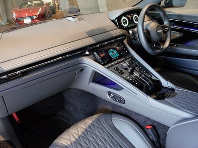 2024 Aston Martin DB12 照片 3