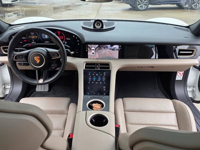 2022 Porsche TAYCAN thumbnail 14