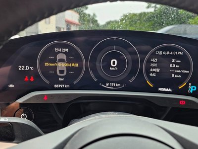 2022 Porsche TAYCAN thumbnail 17