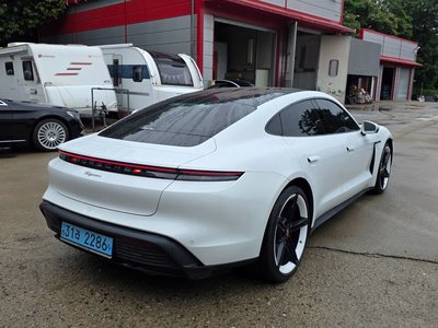 2022 Porsche TAYCAN 照片 7