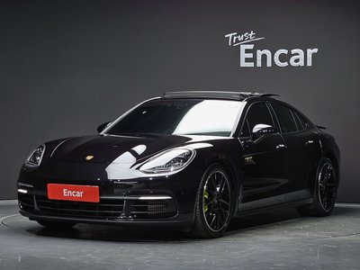 PORSCHE PANAMERA - 1