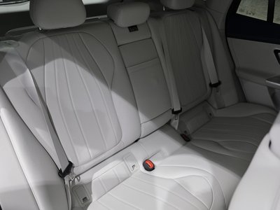 2025 Mercedes-BENZ EQE 缩略图 34