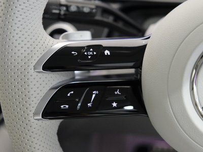 2025 Mercedes-BENZ EQE 照片 9