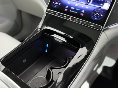2025 Mercedes-BENZ EQE 缩略图 15