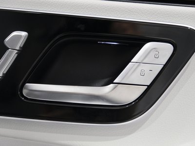 2025 Mercedes-BENZ EQE 缩略图 24